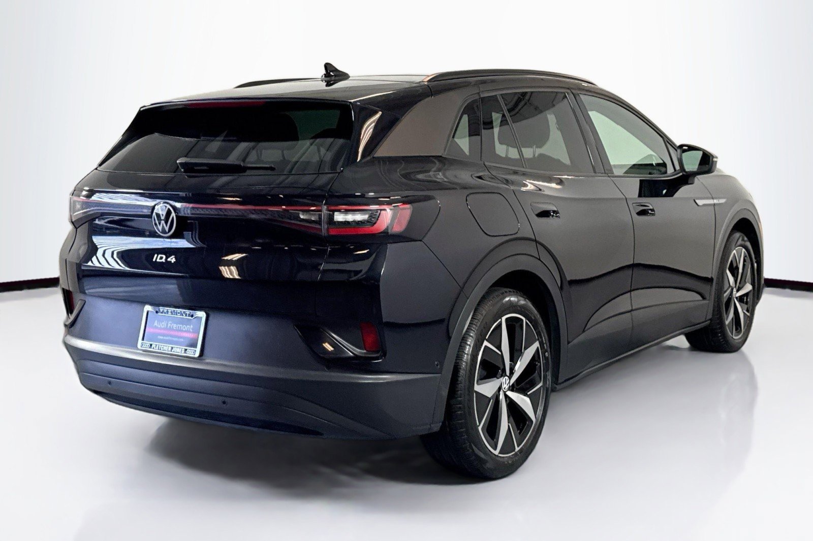 Used 2023 Volkswagen ID.4 S image 5