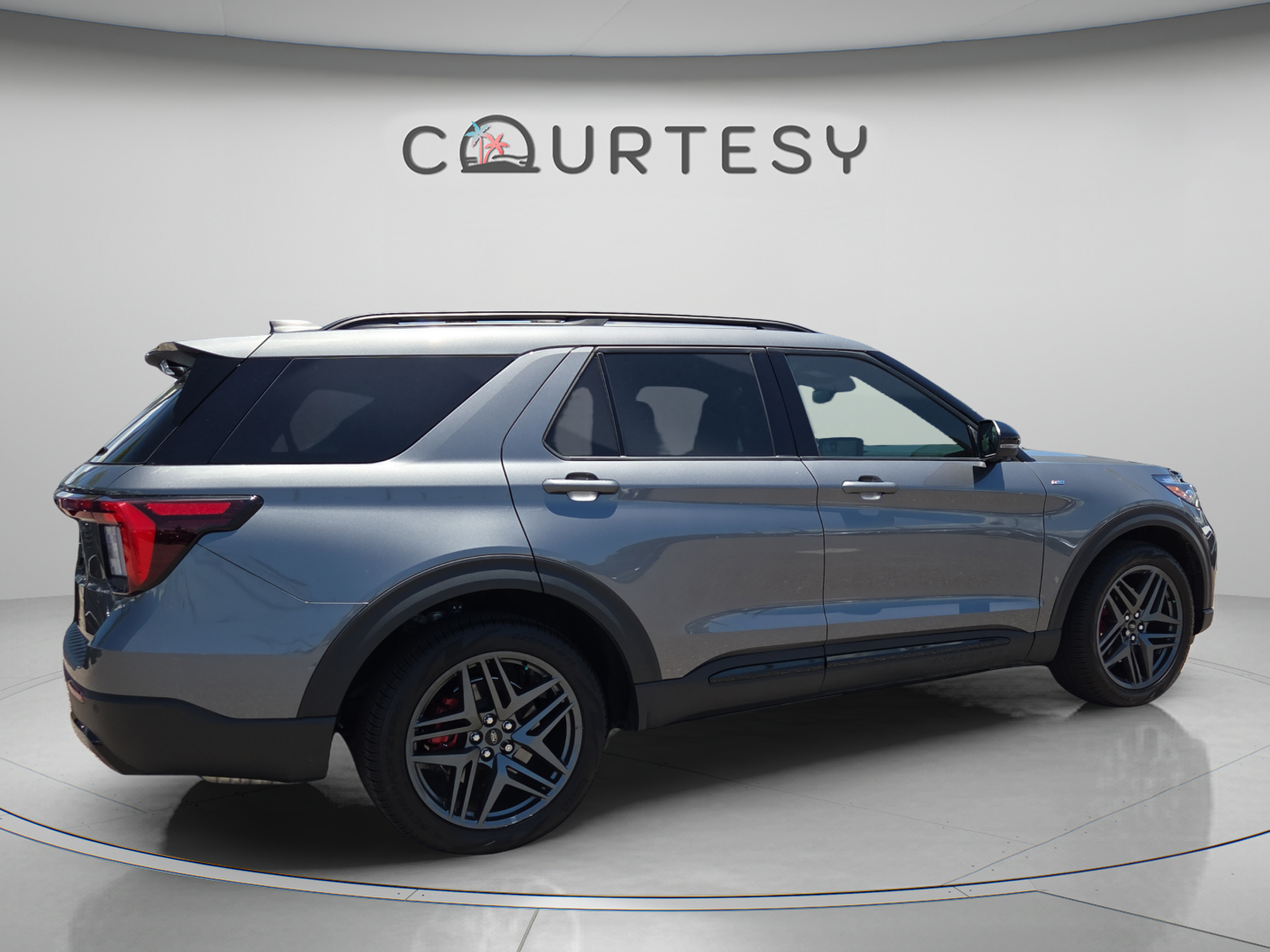 Used 2025 Ford Explorer ST-Line w/ Premium Package RWD image 5