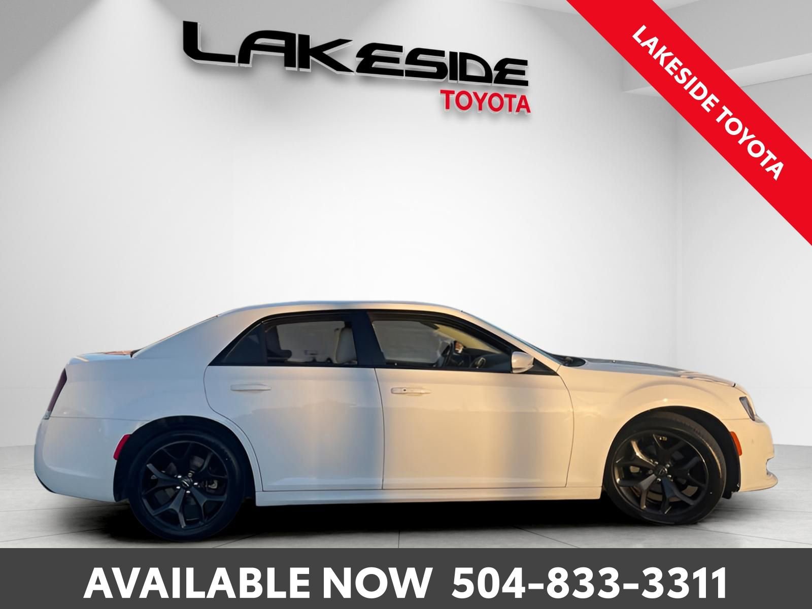 Used 2021 Chrysler 300 Touring L image 7