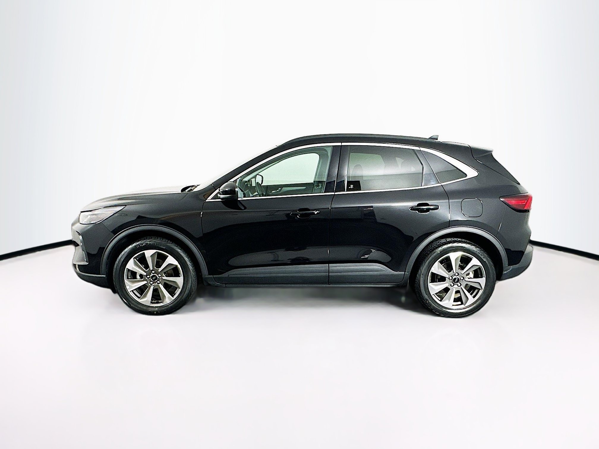 Used 2025 Ford Escape Platinum AWD/4WD image 4