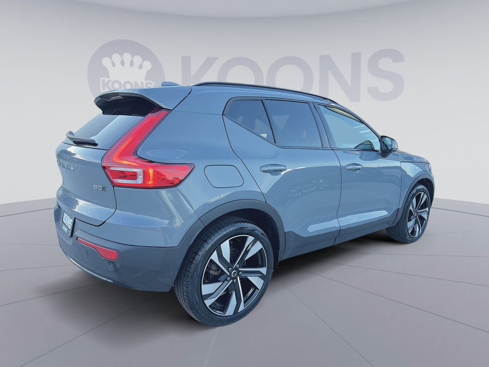 Certified 2023 Volvo XC40 B5 Plus w/ Climate Package AWD/4WD image 7