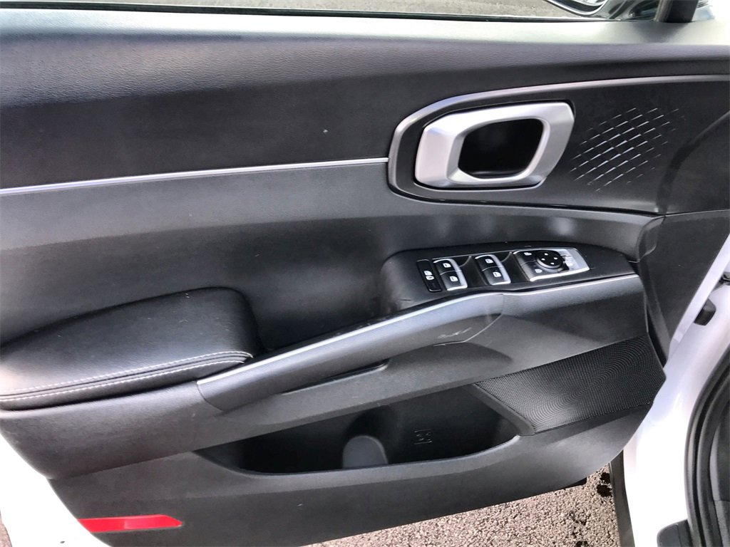 Used 2022 Kia Sorento S image 13