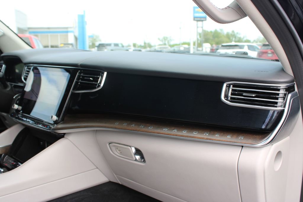 Used 2023 Jeep Grand Wagoneer Series II w/ Flexible Seating Group AWD/4WD image 32