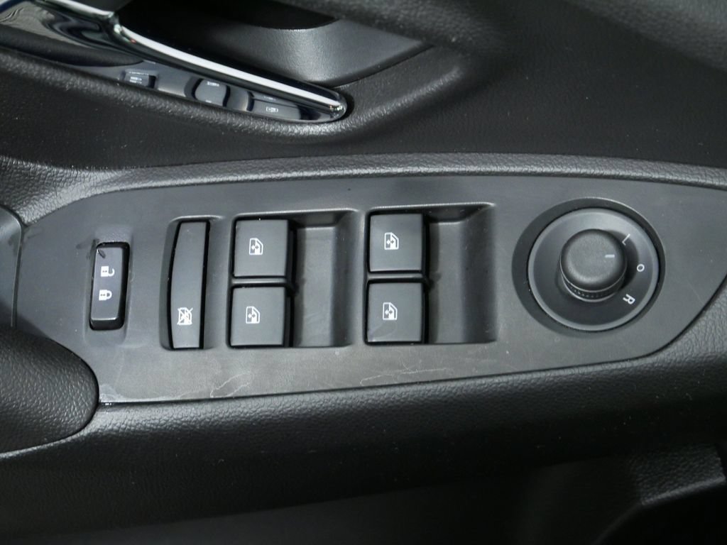 Used 2019 Chevrolet Trax LT w/ LT Convenience Package FWD image 21