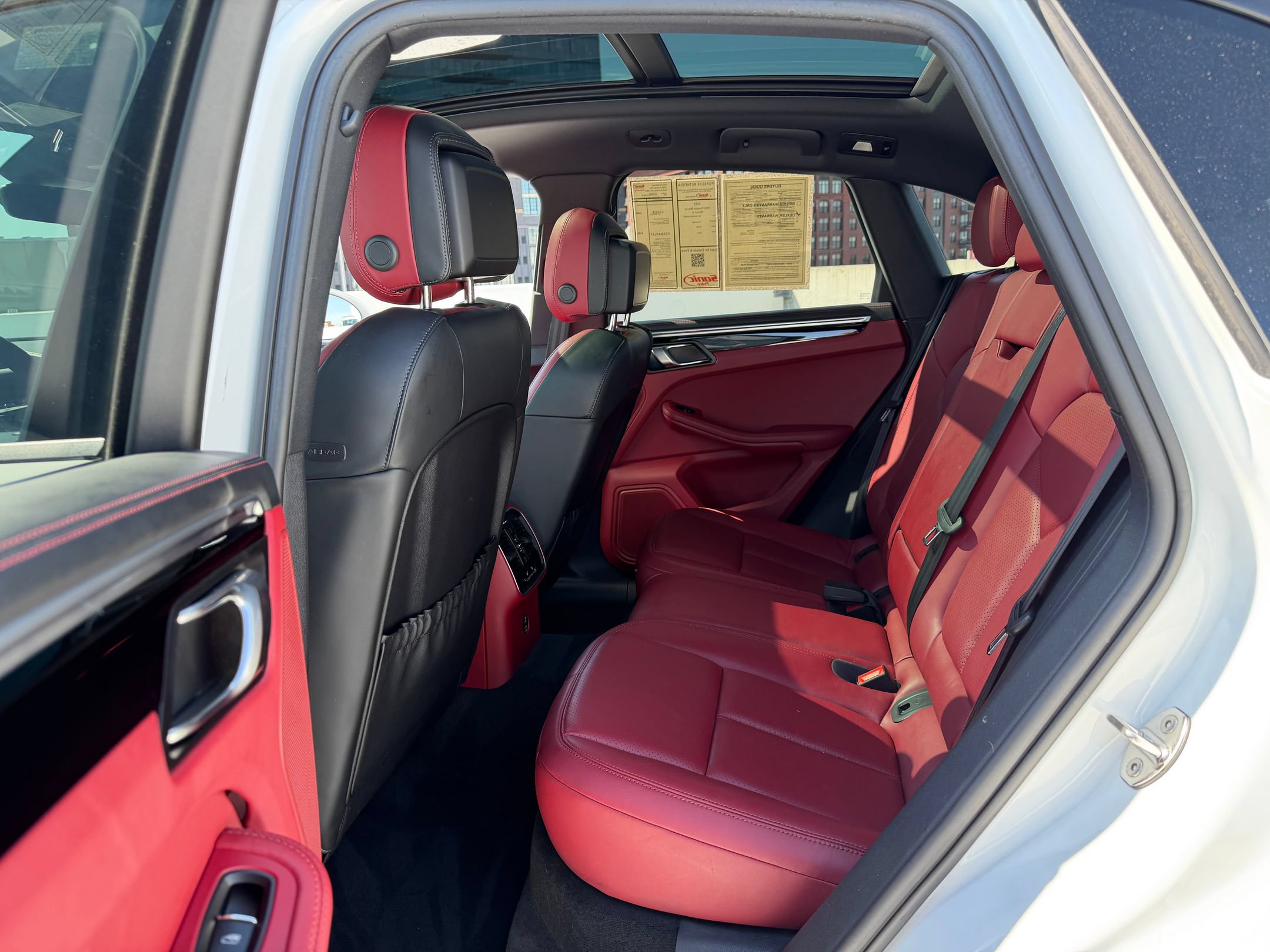 Certified 2023 Porsche Macan AWD/4WD image 19