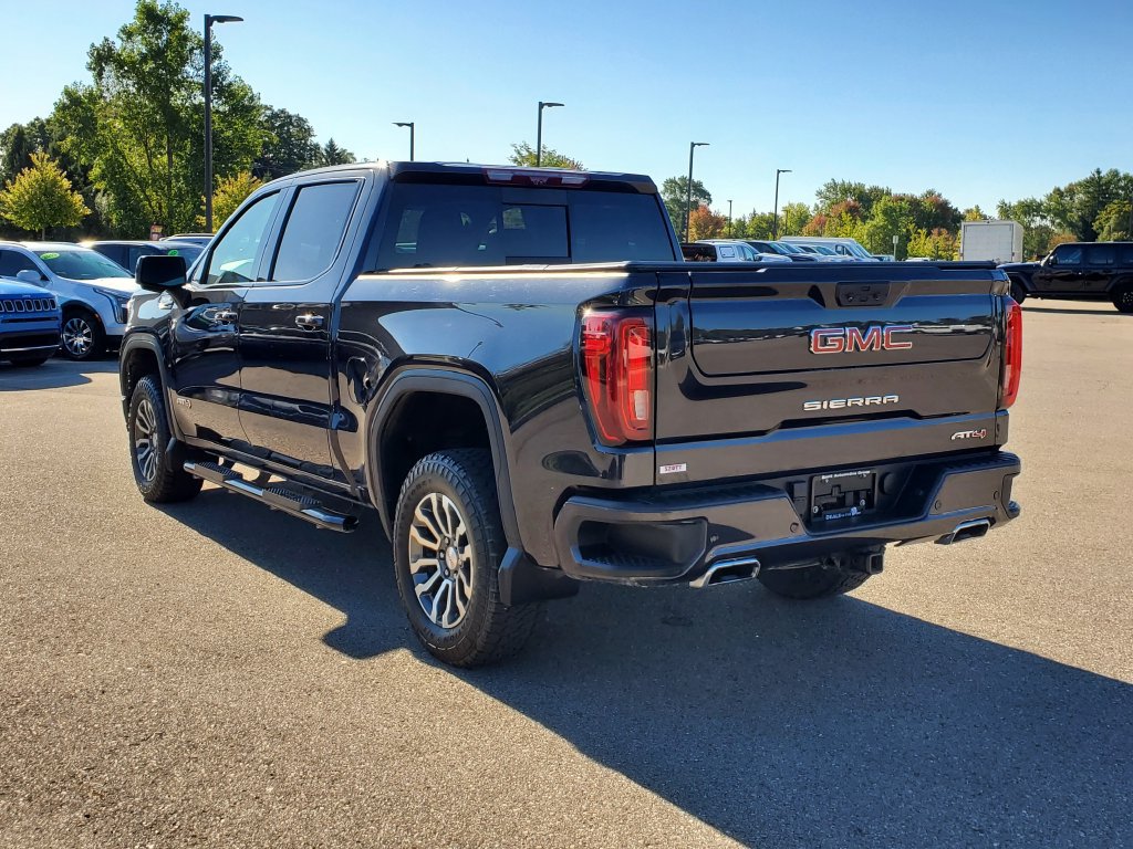 Used 2023 GMC Sierra 1500 AT4 w/ Technology Package AWD/4WD image 3