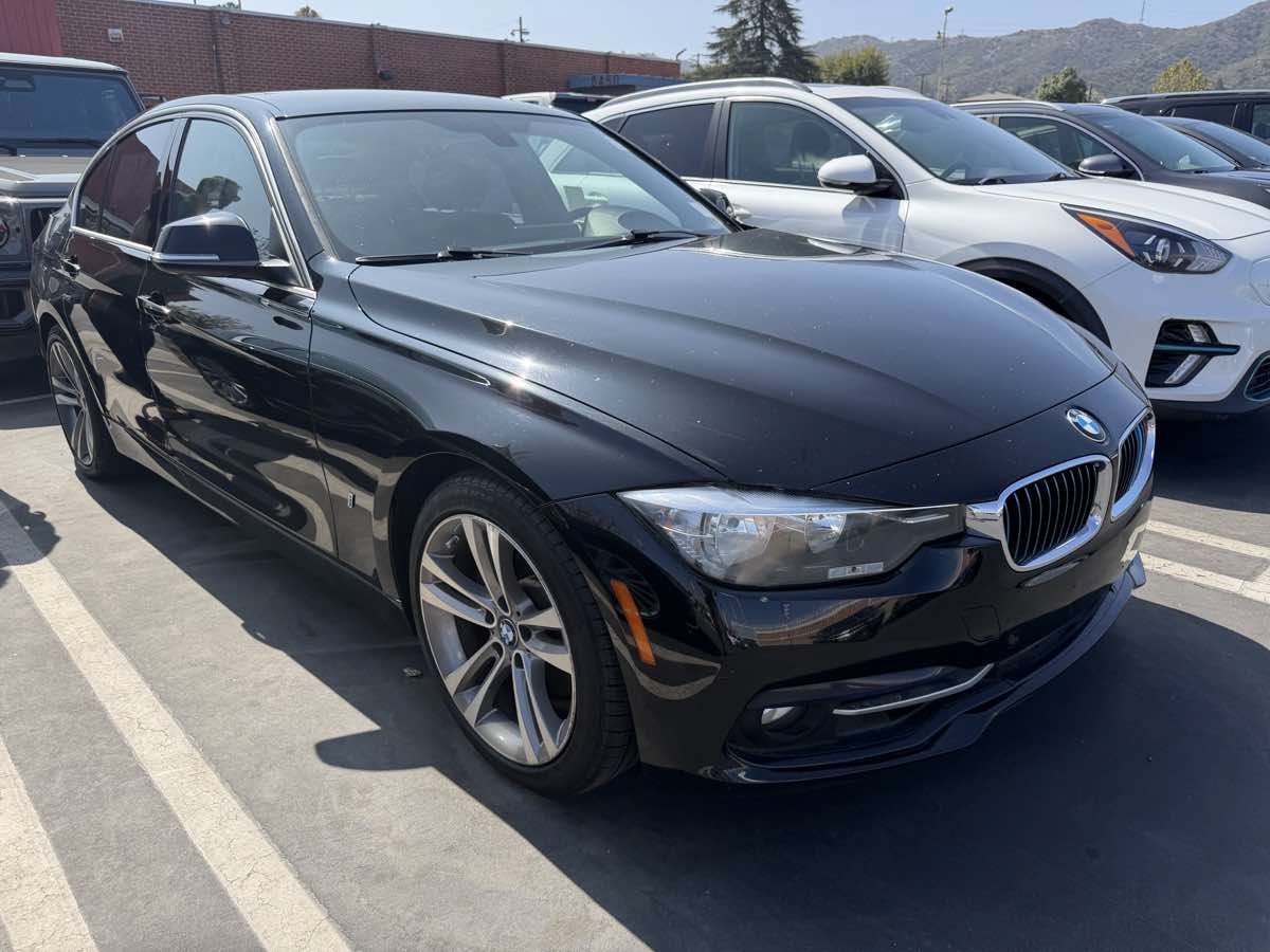 Used 2017 BMW 330e RWD image 4