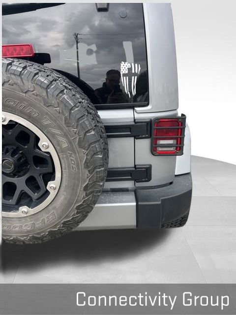 Used 2016 Jeep Wrangler Unlimited Sahara w/ Dual Top Group image 9