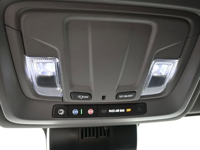 Used 2025 Chevrolet Silverado 1500 Custom image 33