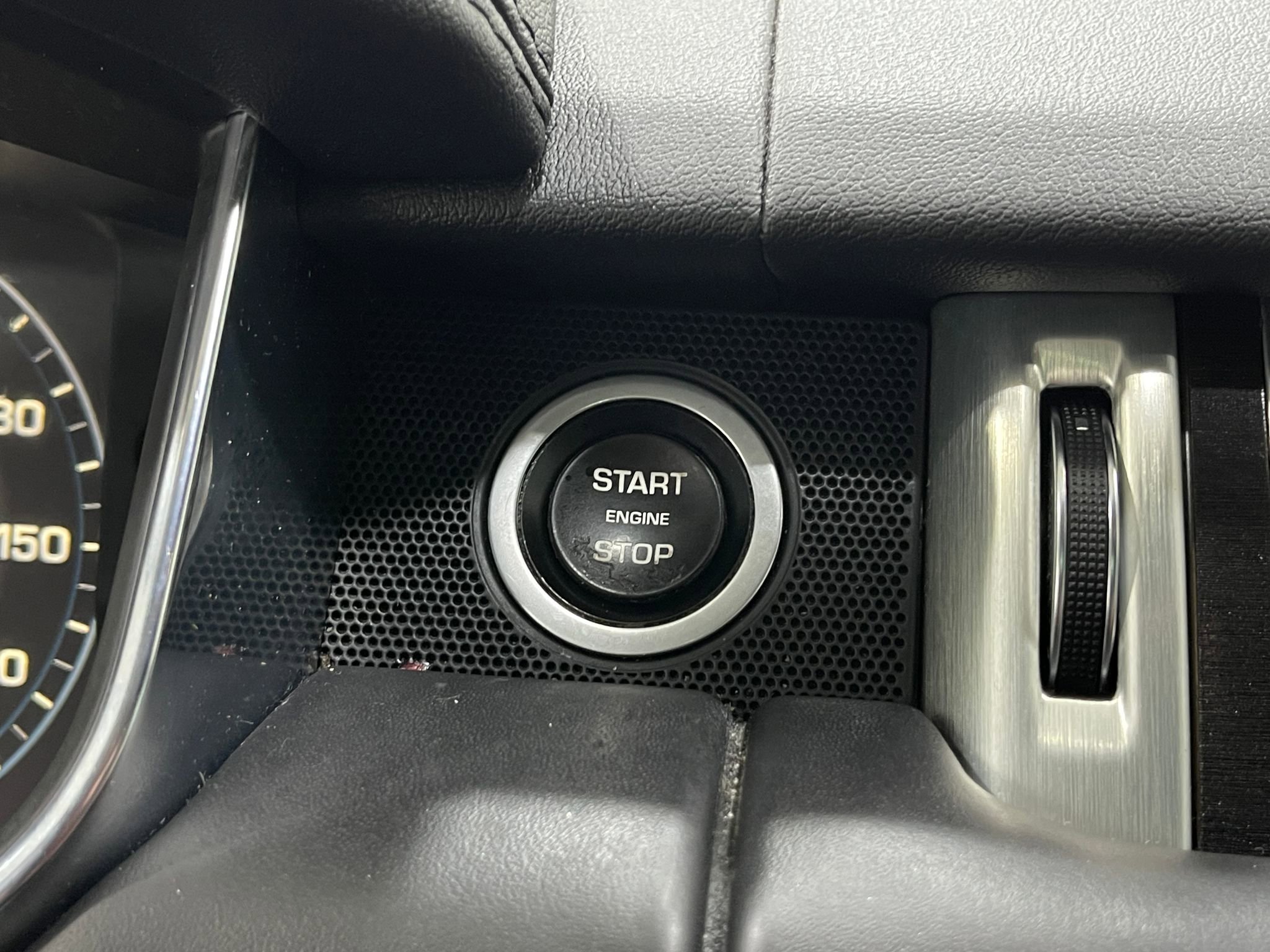 Used 2015 Land Rover Range Rover Supercharged AWD/4WD image 19