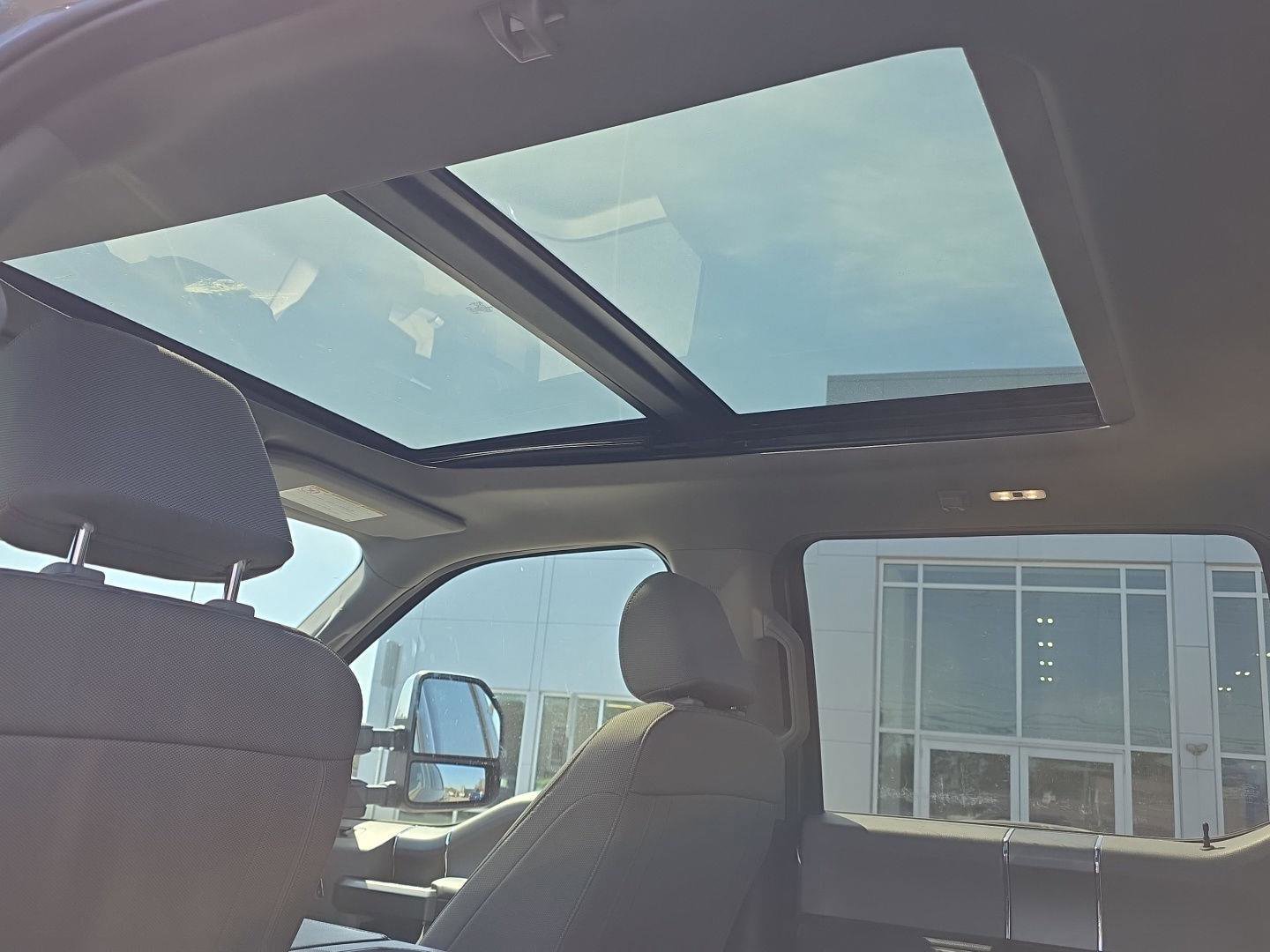 Used 2022 Ford F350 XLT w/ XLT Premium Package image 18