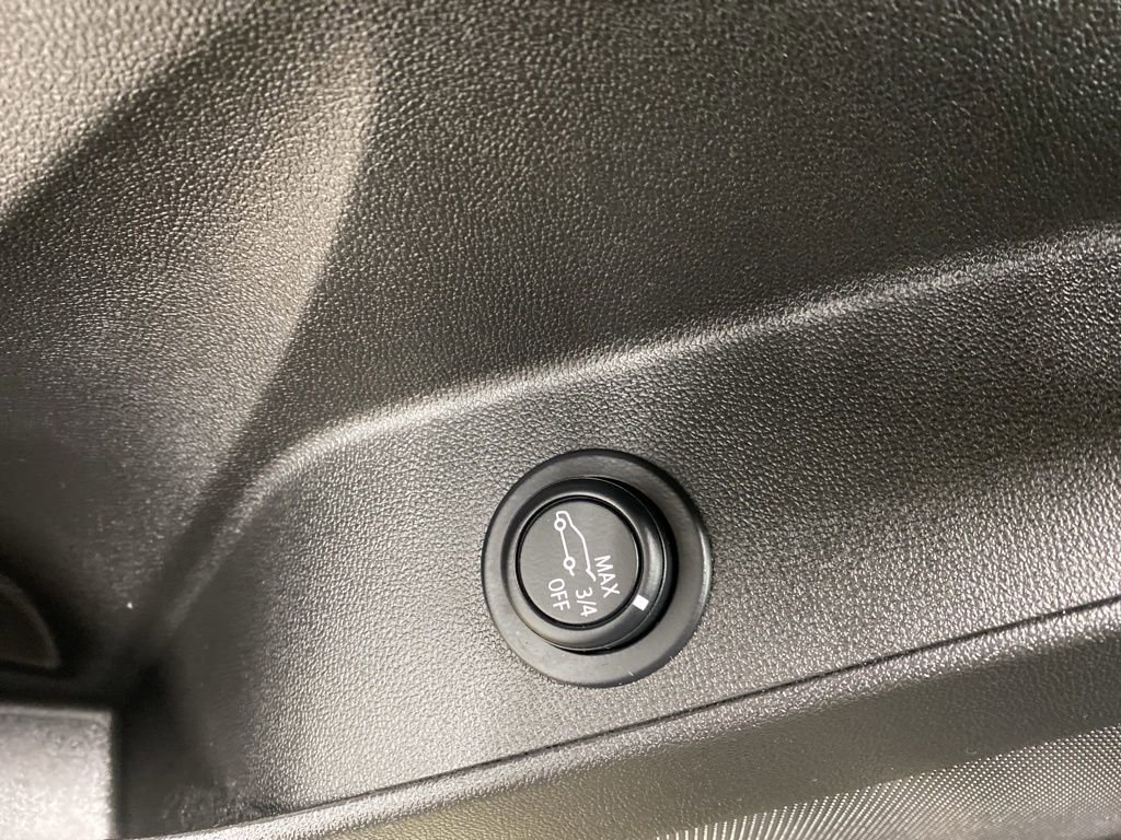 Used 2023 Chevrolet Equinox LT image 32