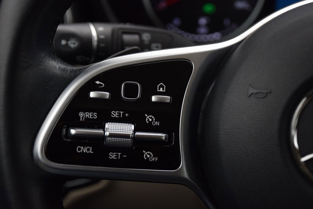 Used 2021 Mercedes-Benz GLC 300 image 23