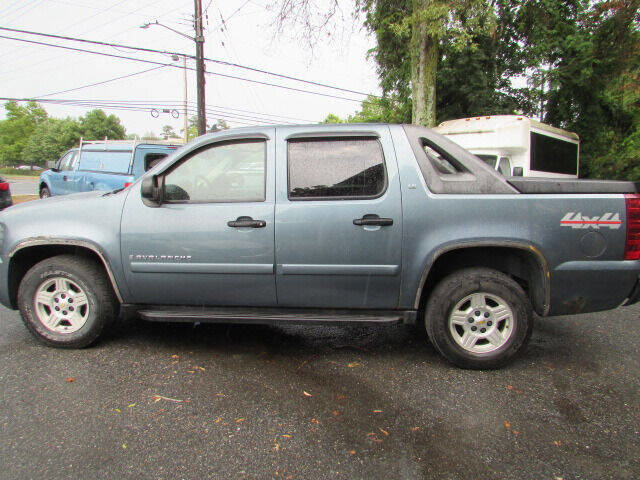 Used 2008 Chevrolet Avalanche LS image 4