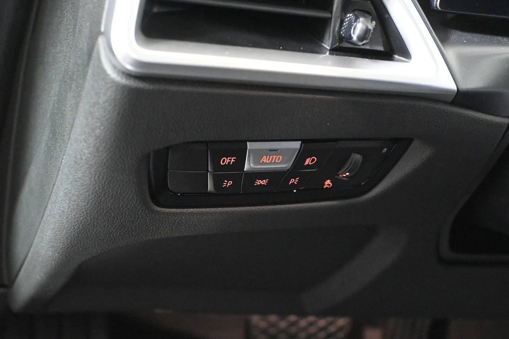 Used 2026 BMW 330i xDrive Sedan w/ Convenience Package image 27