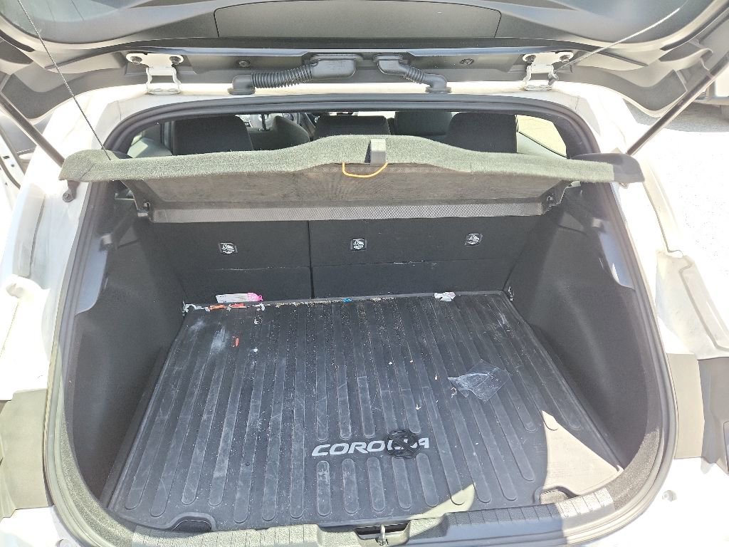 Used 2023 Toyota Corolla SE w/ SE Premium Package FWD image 12