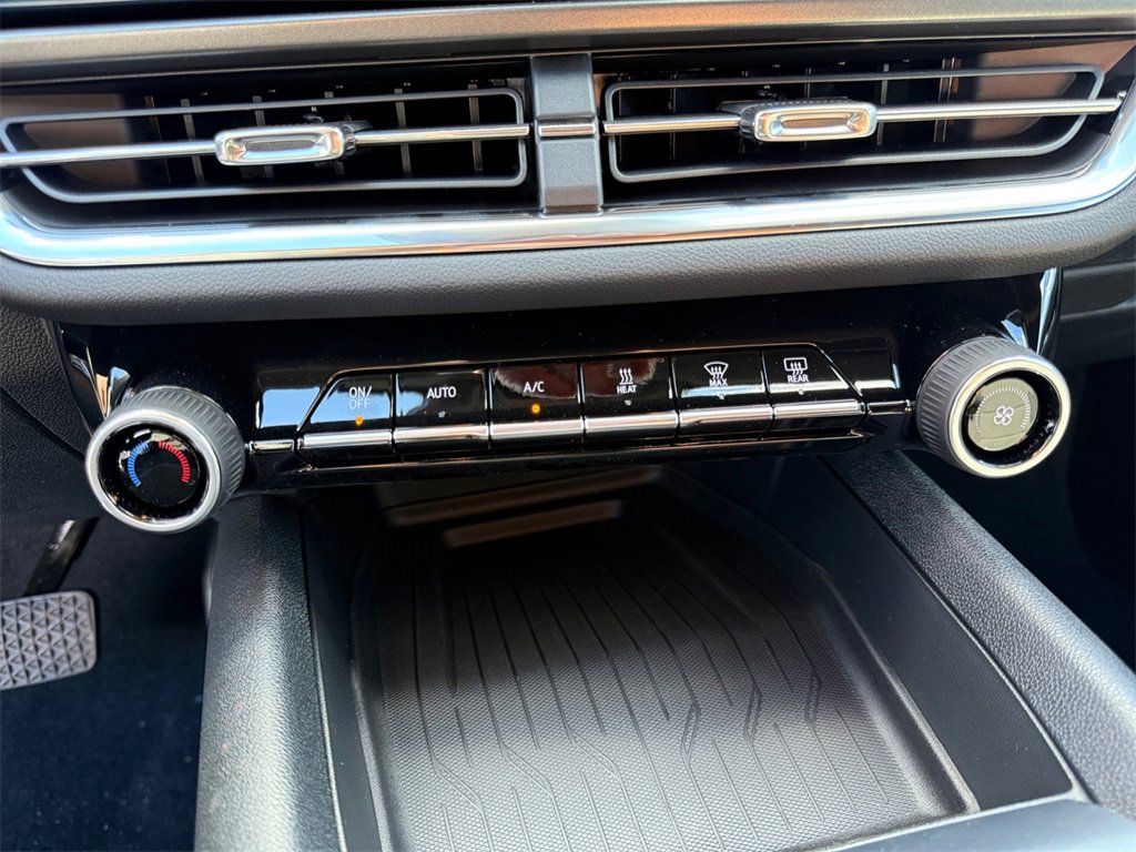 New 2026 Chevrolet Equinox EV LT w/ Midnight Package image 18