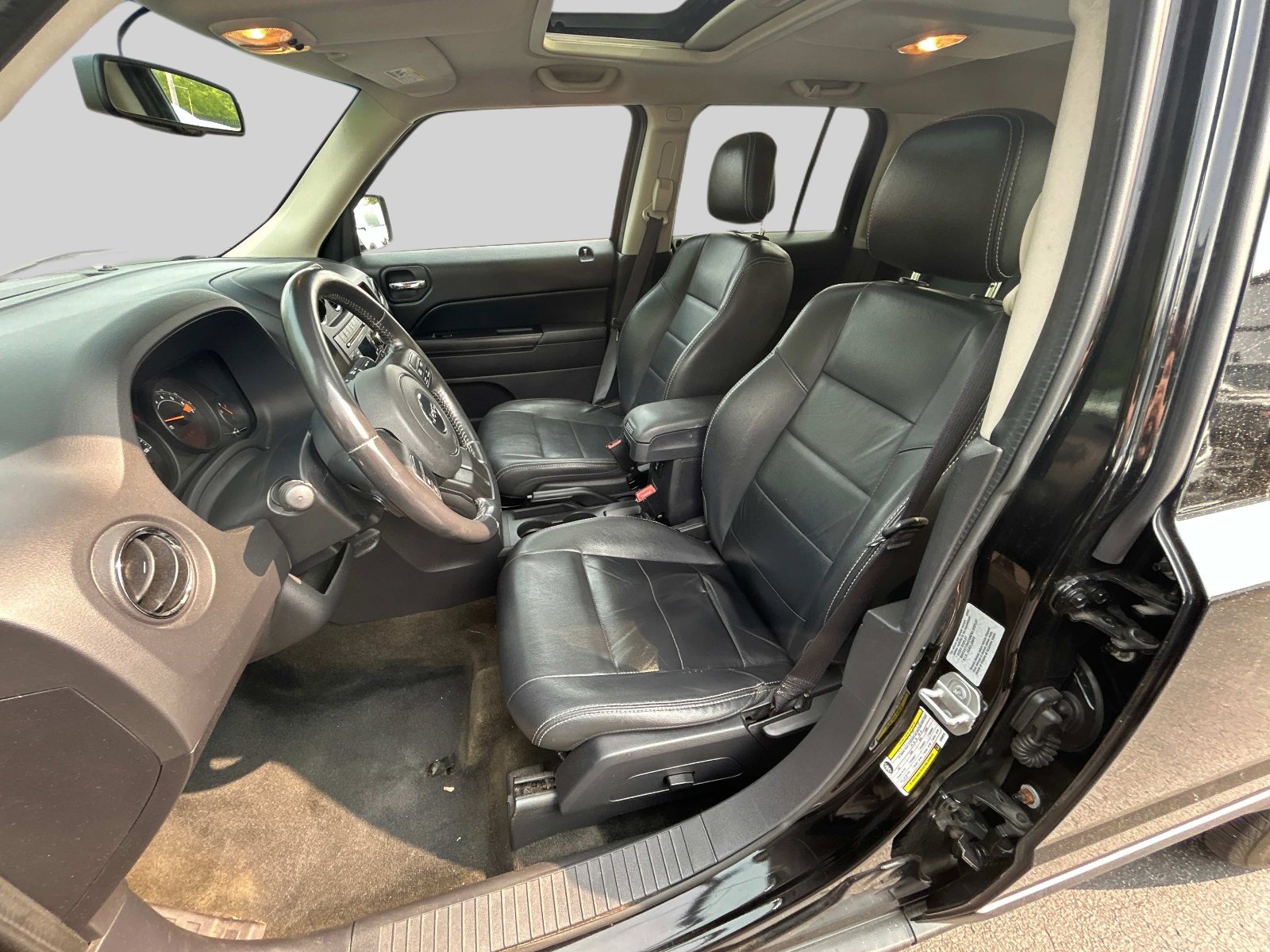 Used 2016 Jeep Patriot High Altitude AWD/4WD image 14