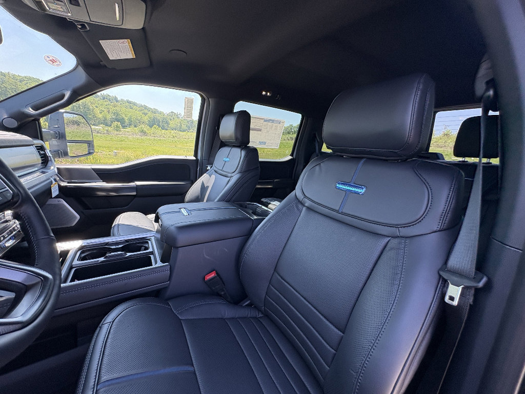 New 2026 Ford F350 Platinum w/ Tremor Off-Road Package AWD/4WD image 31