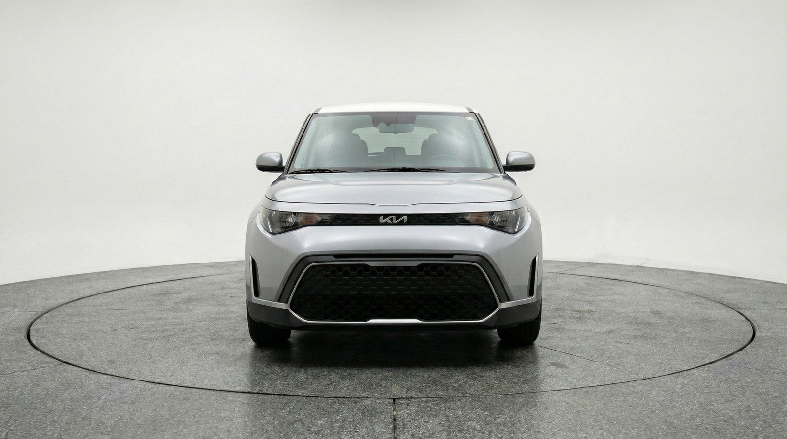 Used 2025 Kia Soul LX w/ LX Technology Package image 2