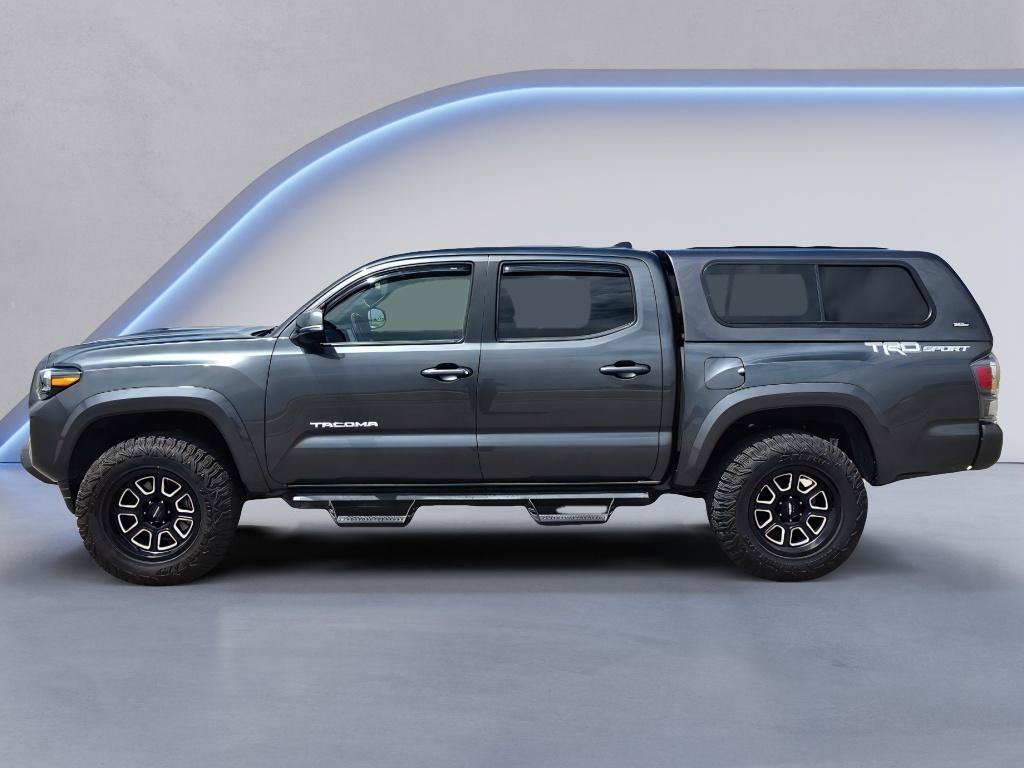 Used 2022 Toyota Tacoma TRD Sport w/ Technology Package RWD image 2