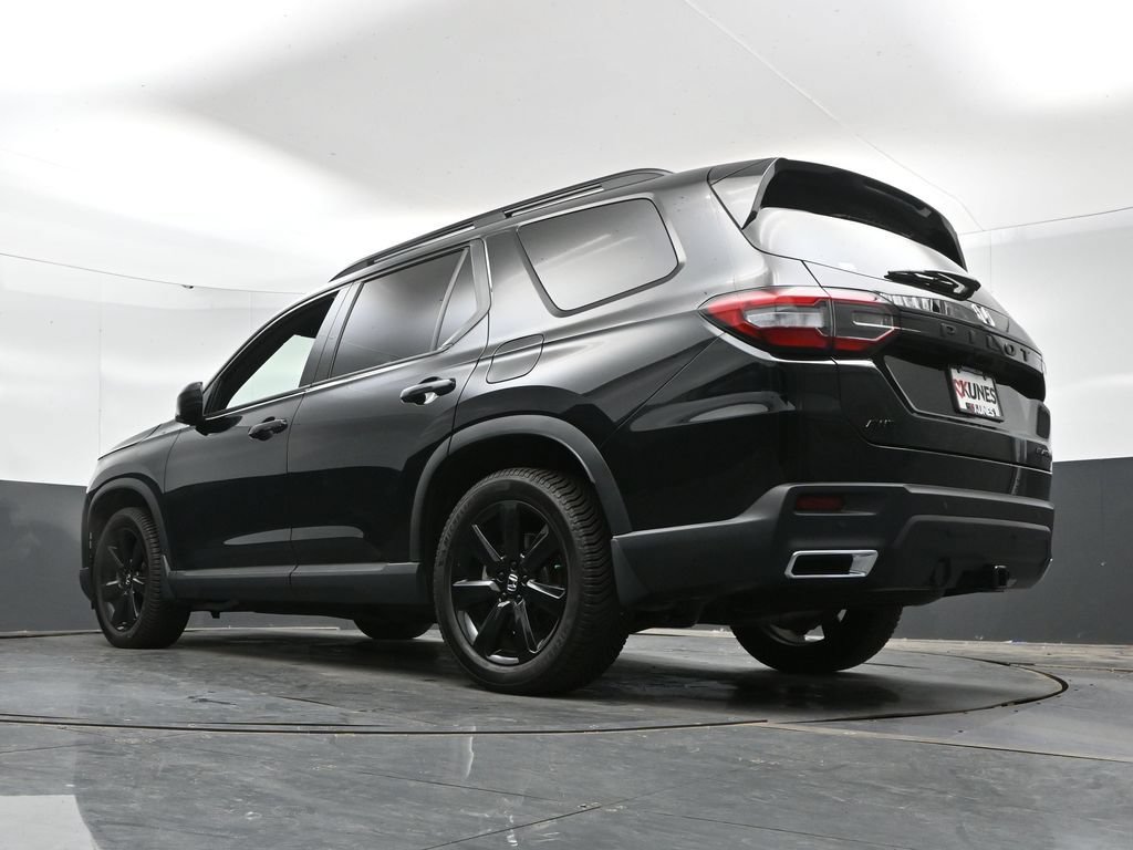 Used 2025 Honda Pilot Black Edition image 48