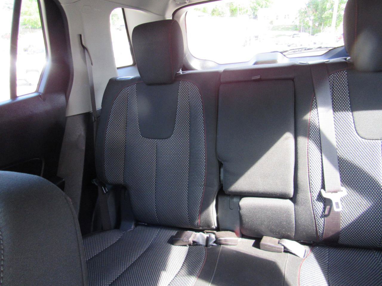 Used 2017 GMC Terrain SLE w/ Convenience Package AWD/4WD image 8