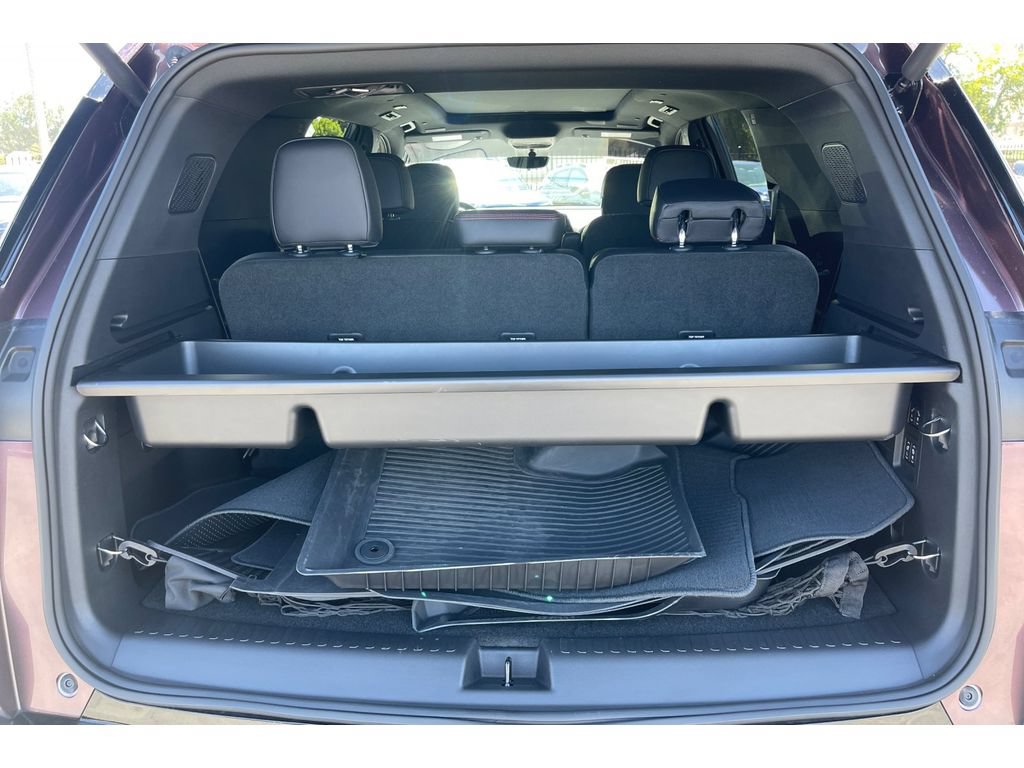 Used 2026 Chevrolet Traverse RS w/ LPO, Cargo Package FWD image 18