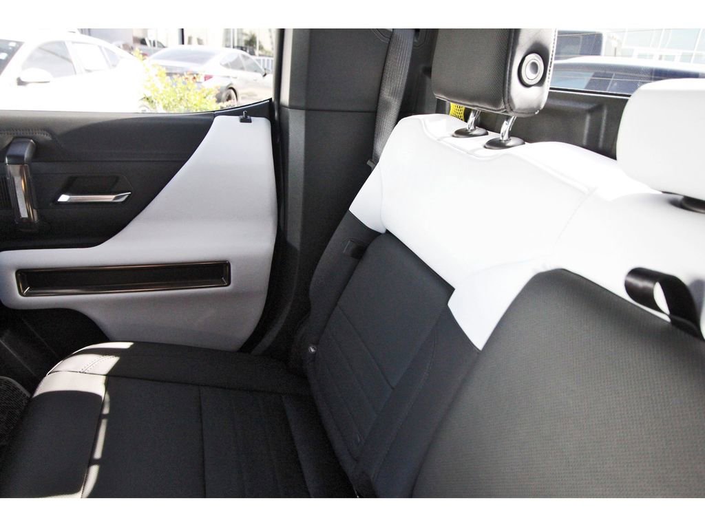 Used 2025 GMC Hummer EV 2X image 9