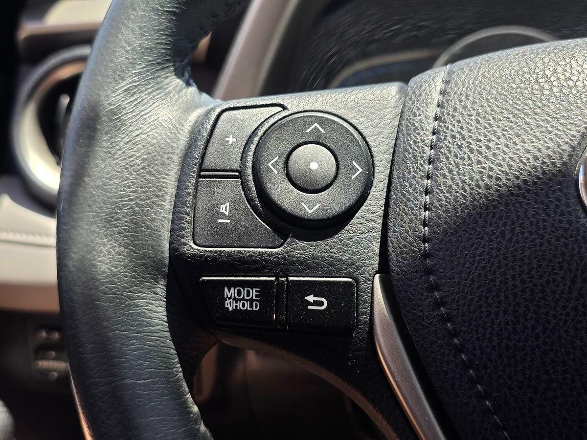 Used 2015 Toyota RAV4 Limited w/ Technology Package FWD image 32