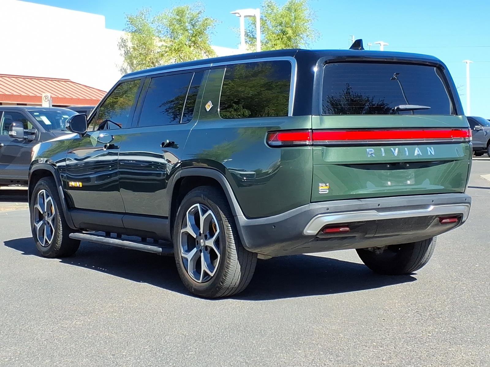 Used 2023 Rivian R1S Adventure image 3
