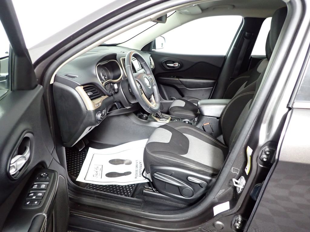 Used 2014 Jeep Cherokee Latitude w/ Cold Weather Group image 20