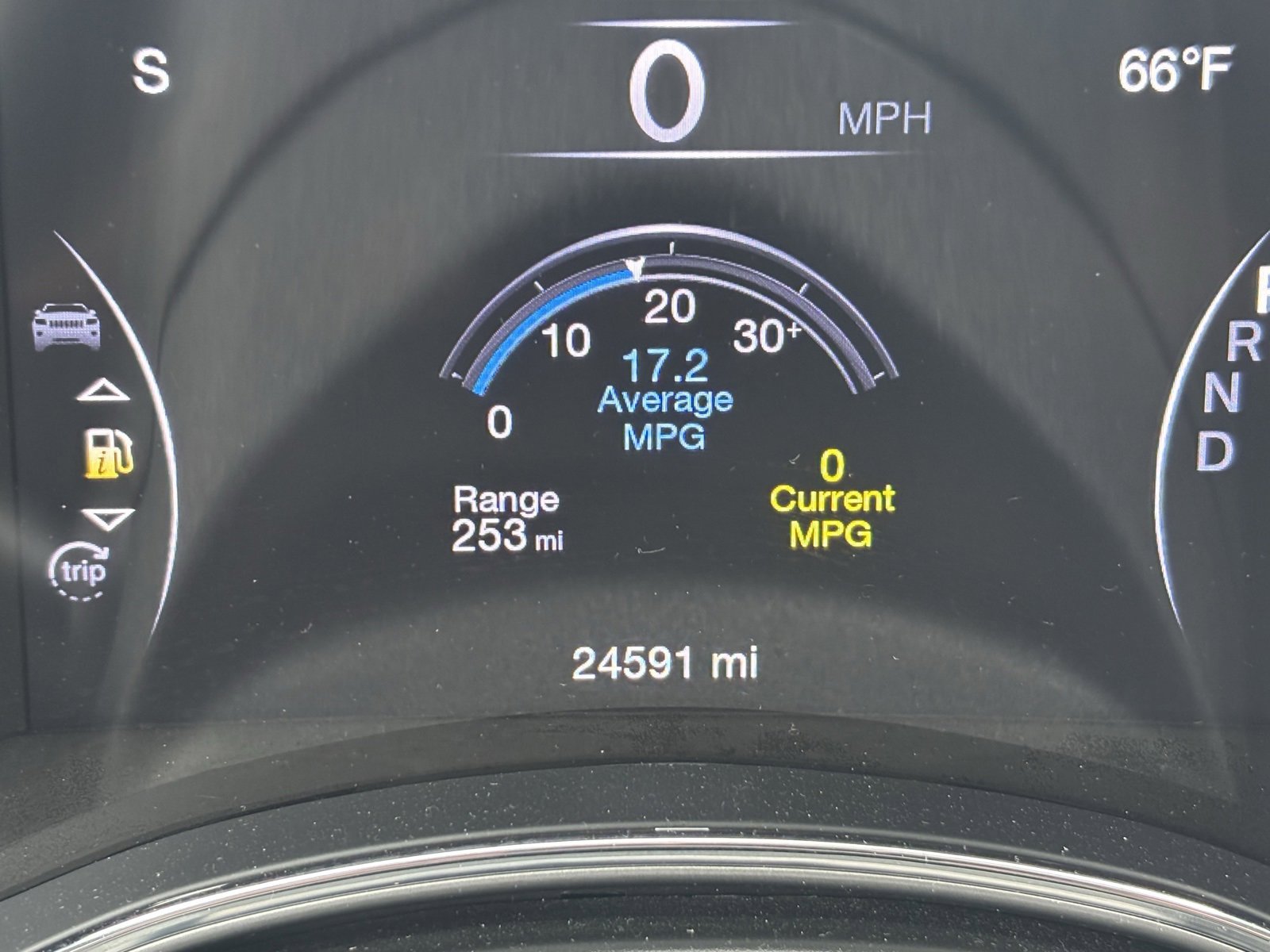 Used 2022 Jeep Grand Cherokee Laredo X image 4