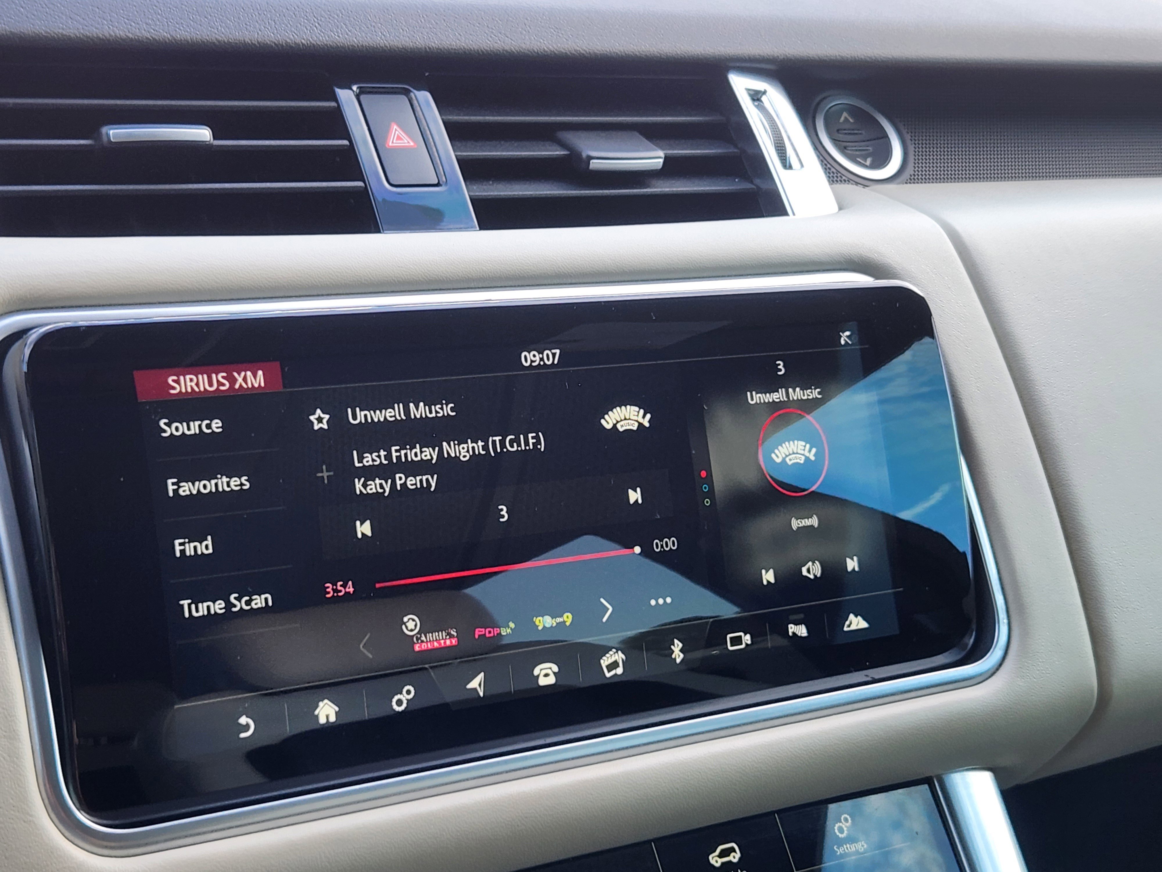 Used 2020 Land Rover Range Rover Sport HST image 28