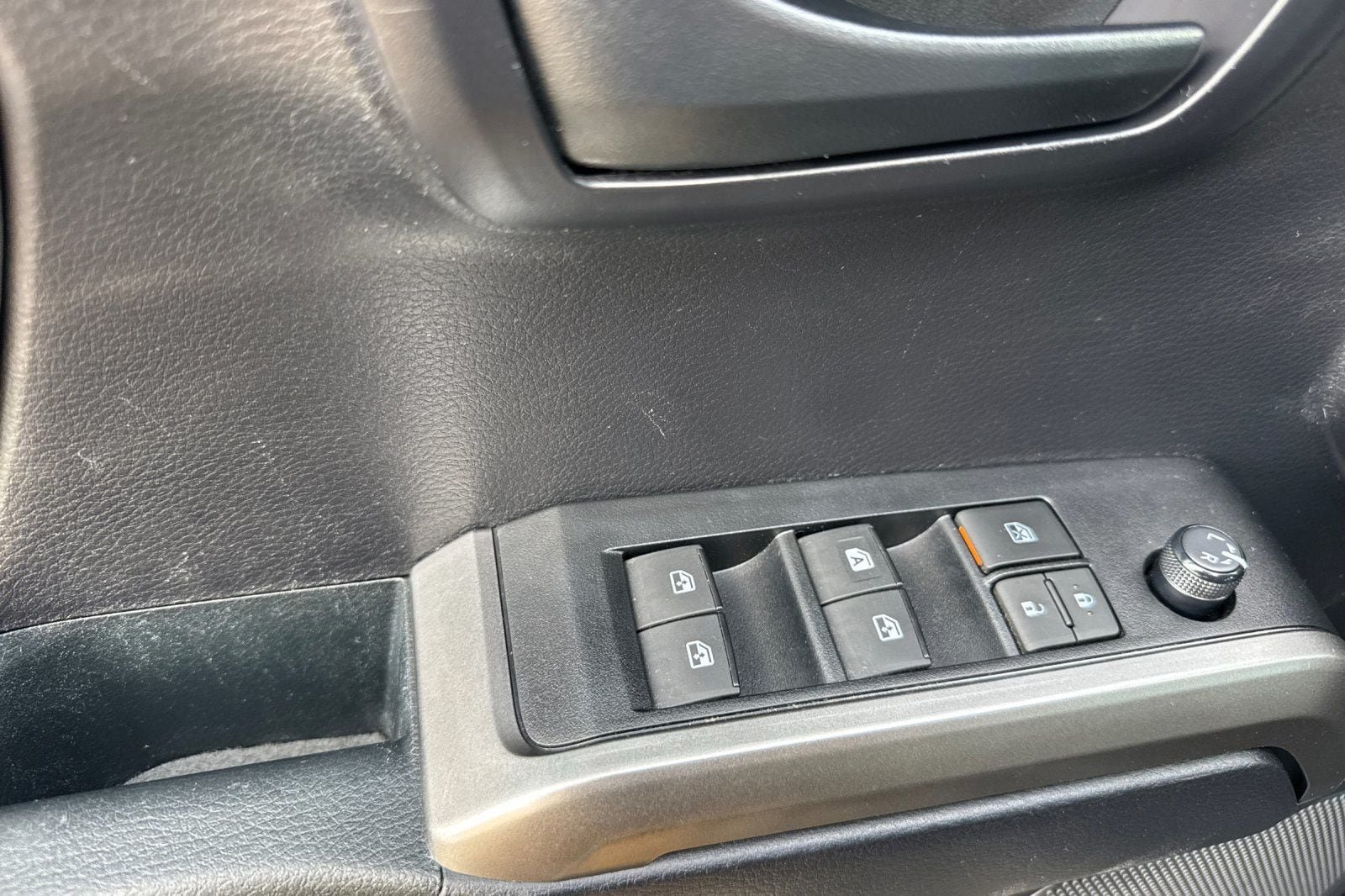 Used 2020 Toyota Tacoma SR5 w/ Technology Package AWD/4WD image 14