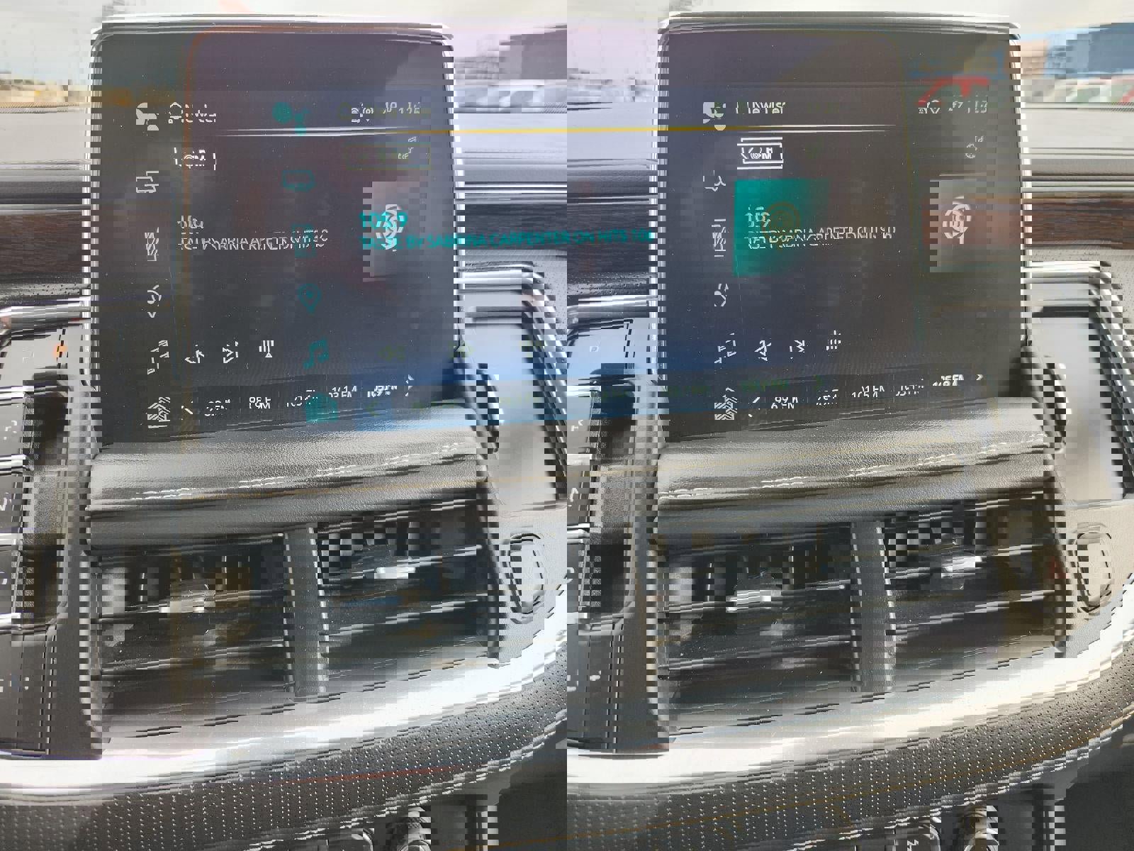 Used 2024 Chevrolet Suburban Premier image 25