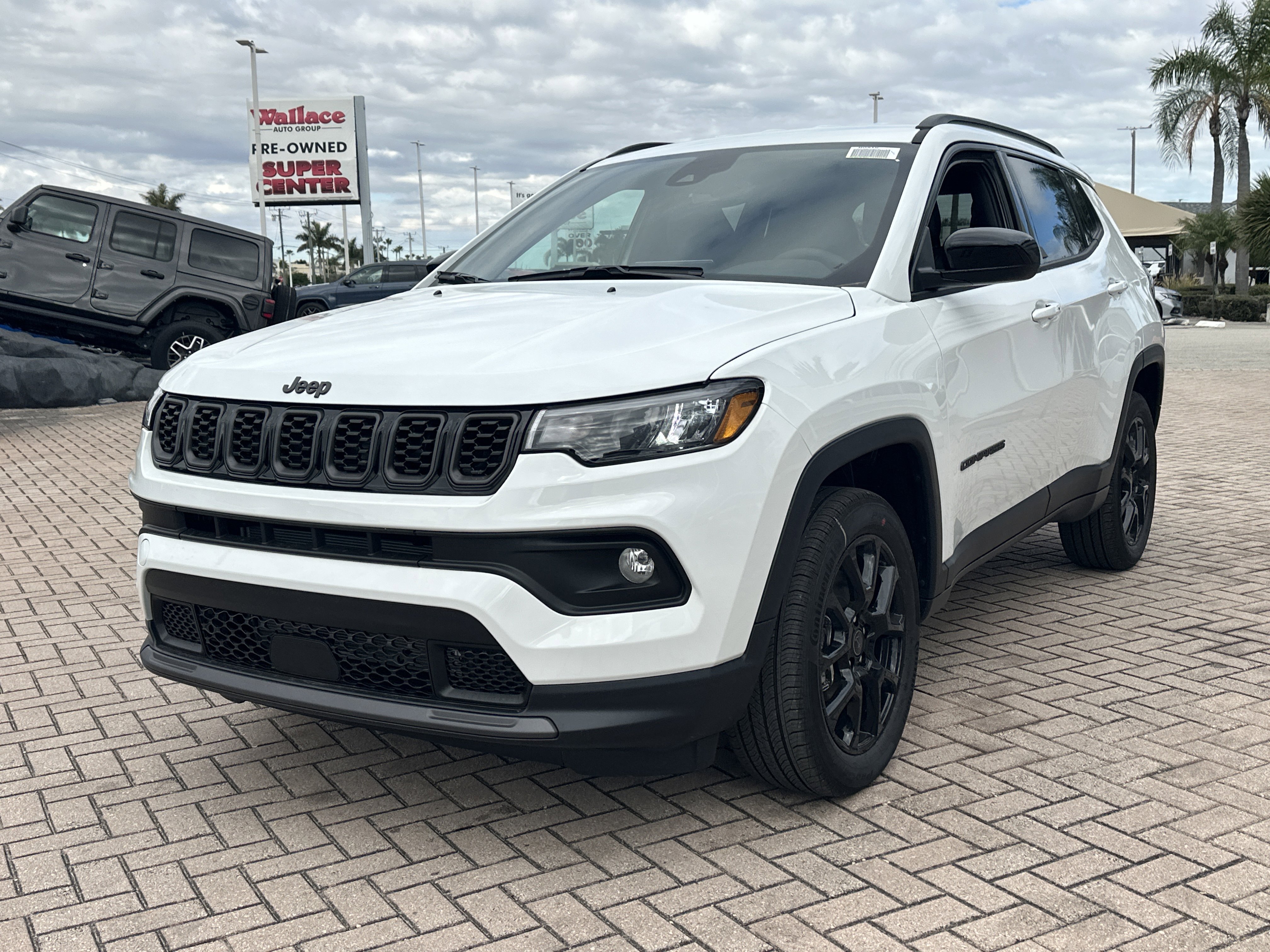New 2026 Jeep Compass Latitude image 3