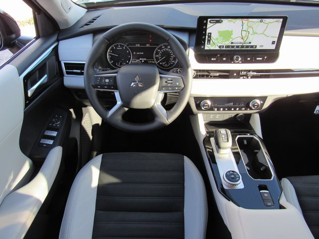 New 2026 Mitsubishi Outlander SE FWD image 10