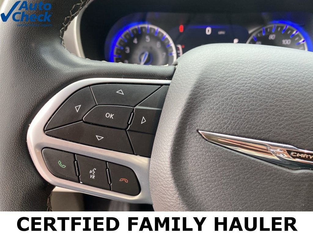 Used 2024 Chrysler Pacifica Touring-L FWD image 31