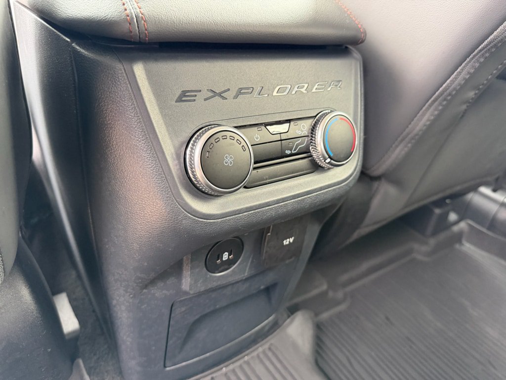 Used 2025 Ford Explorer Active w/ Active Comfort Package AWD/4WD image 12