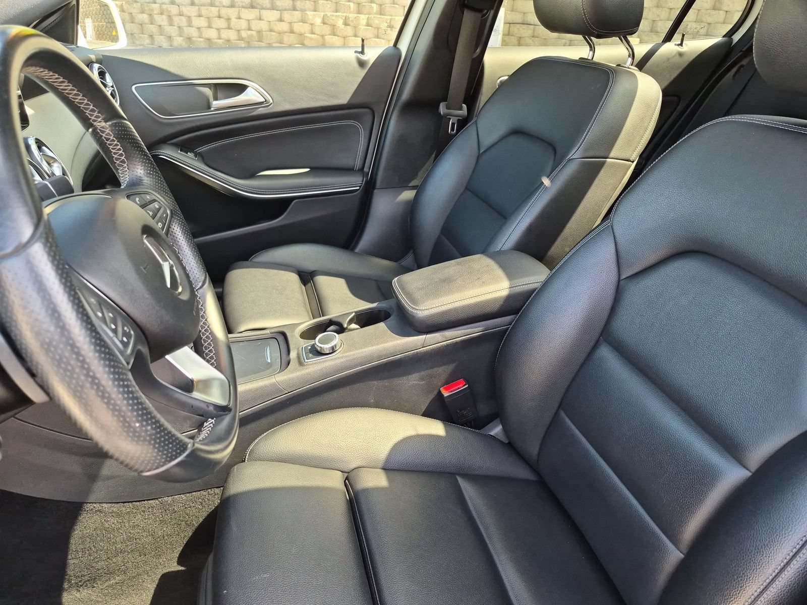 Used 2016 Mercedes-Benz GLA 250 4MATIC image 26