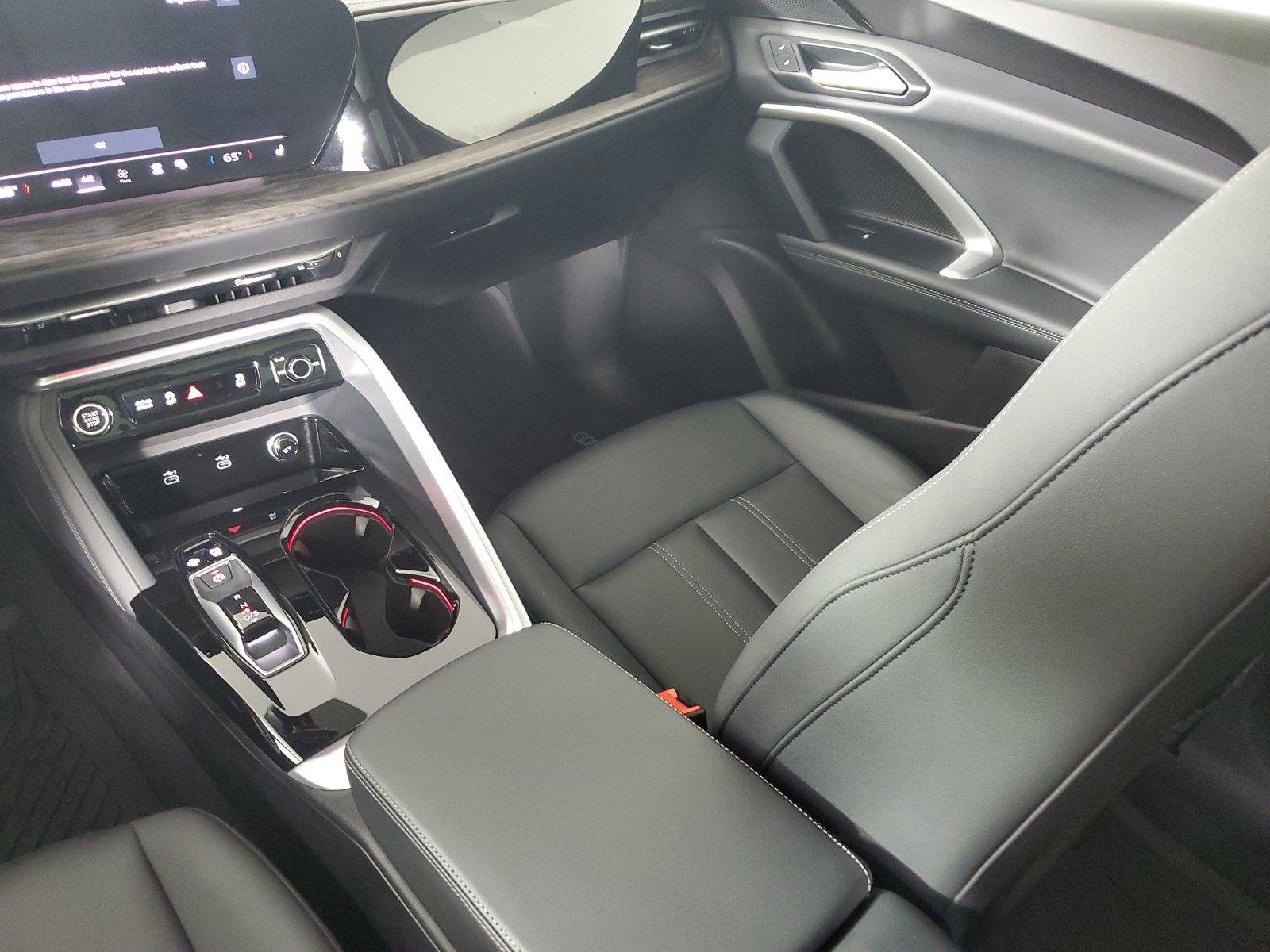 Certified 2025 Audi Q5 Premium w/ Convenience Package AWD/4WD image 17