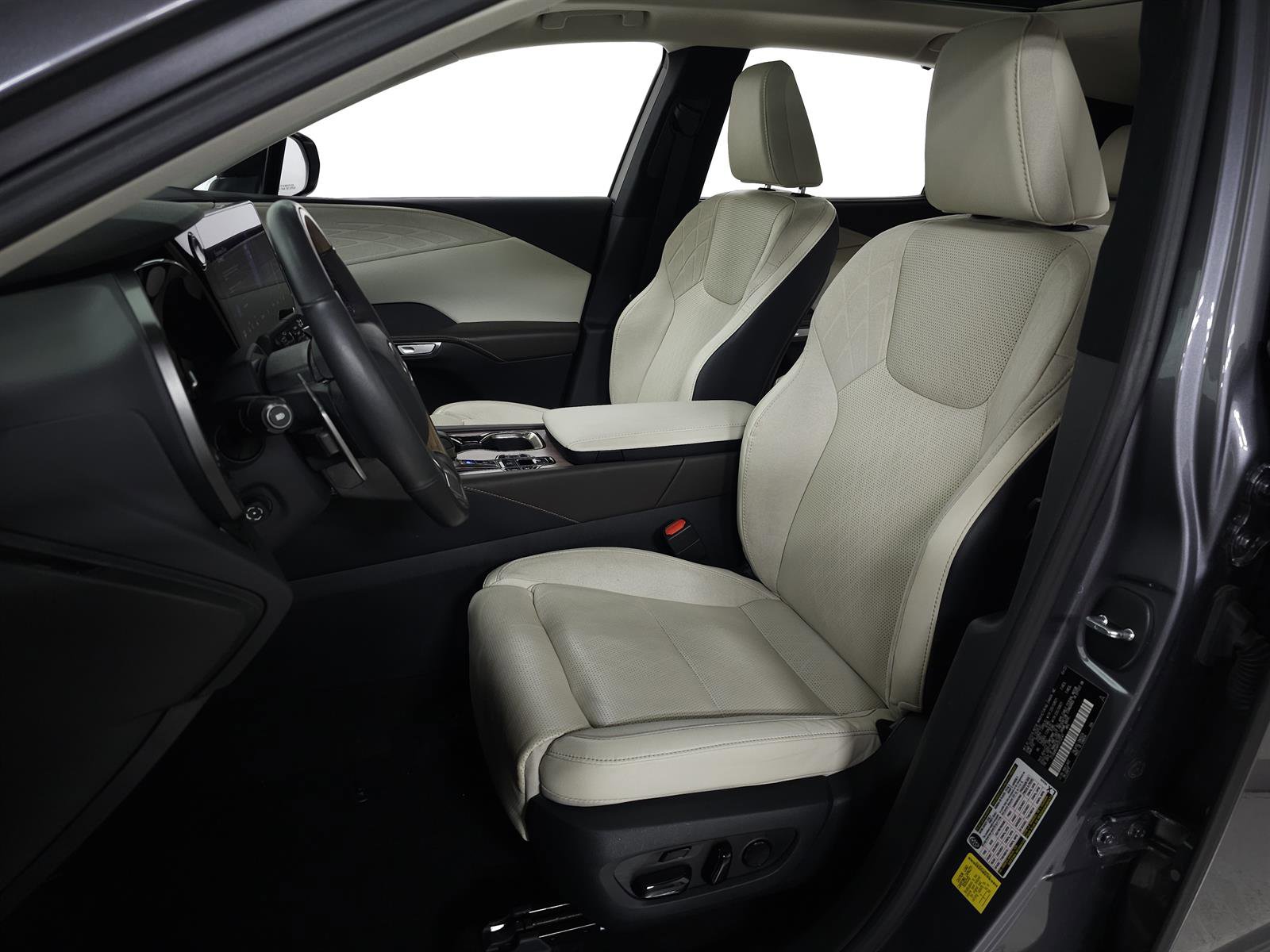 Certified 2023 Lexus RX 350 w/ Accessory Package (Z1) image 15