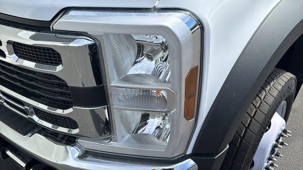 New 2024 Ford F450 XL w/ XL Chrome Package RWD image 4