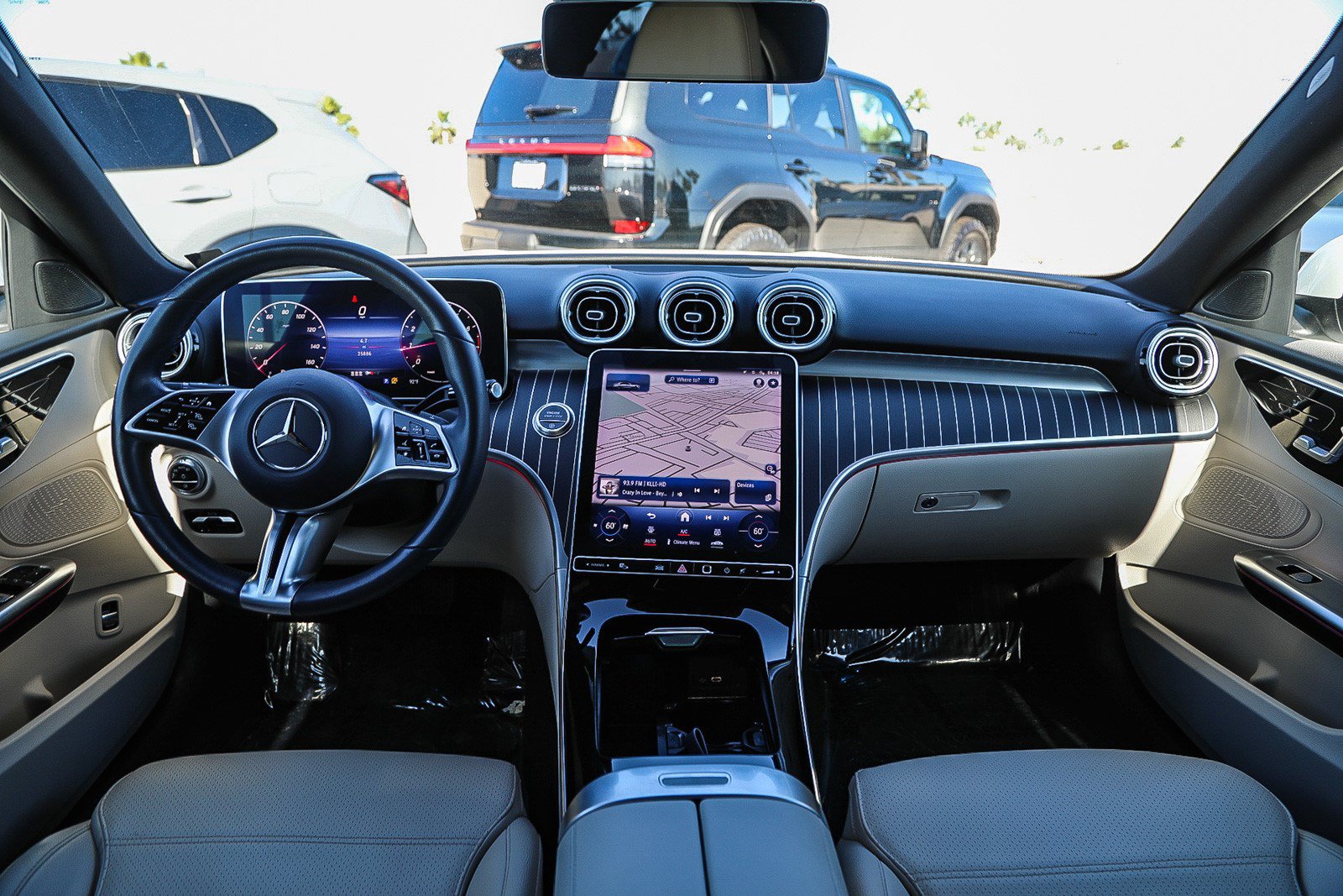 Used 2023 Mercedes-Benz C 300 Sedan image 12