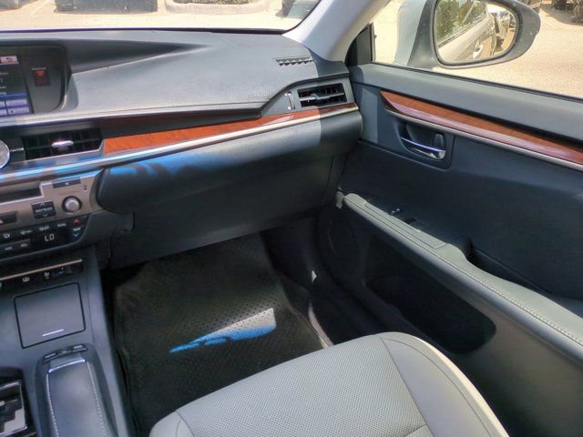Used 2013 Lexus ES 350 w/ Luxury Pkg image 15