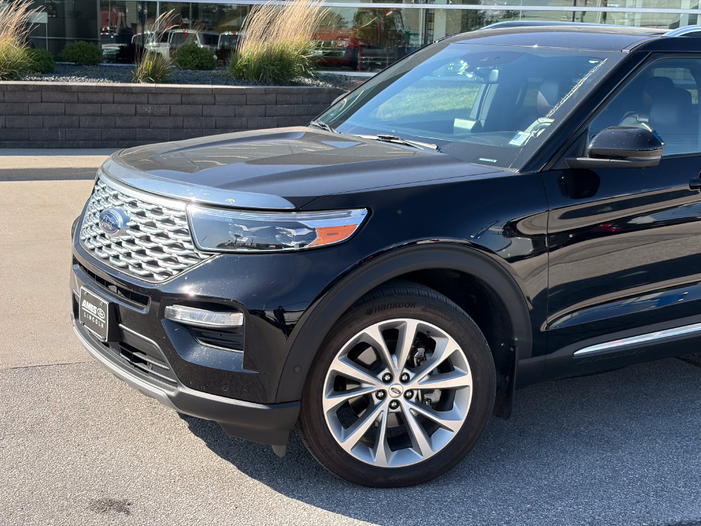 Used 2021 Ford Explorer Platinum w/ Equipment Group 601A AWD/4WD image 2