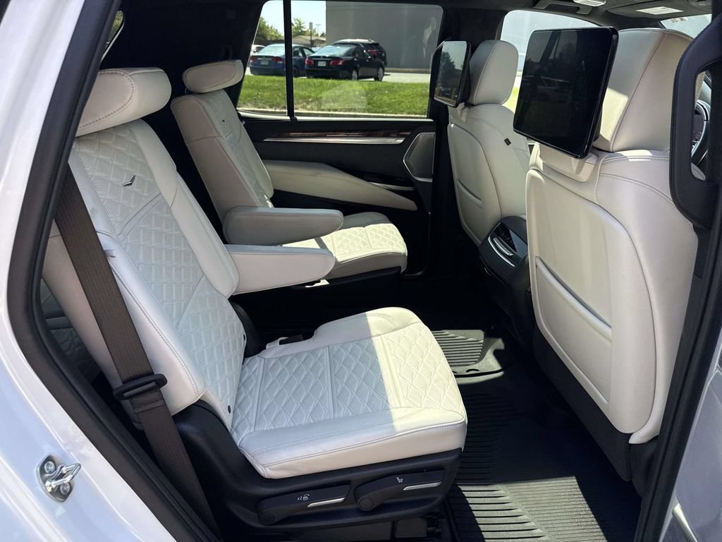 Used 2026 Cadillac Escalade Platinum Sport w/ LPO, ONYX Package AWD/4WD image 20