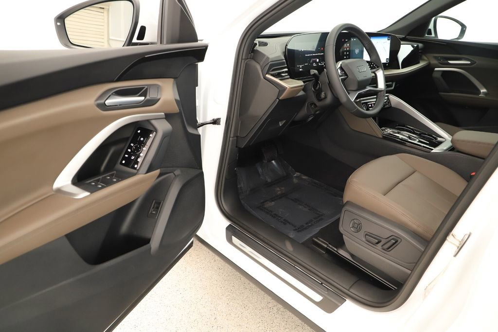 New 2025 Audi Q5 Premium image 14