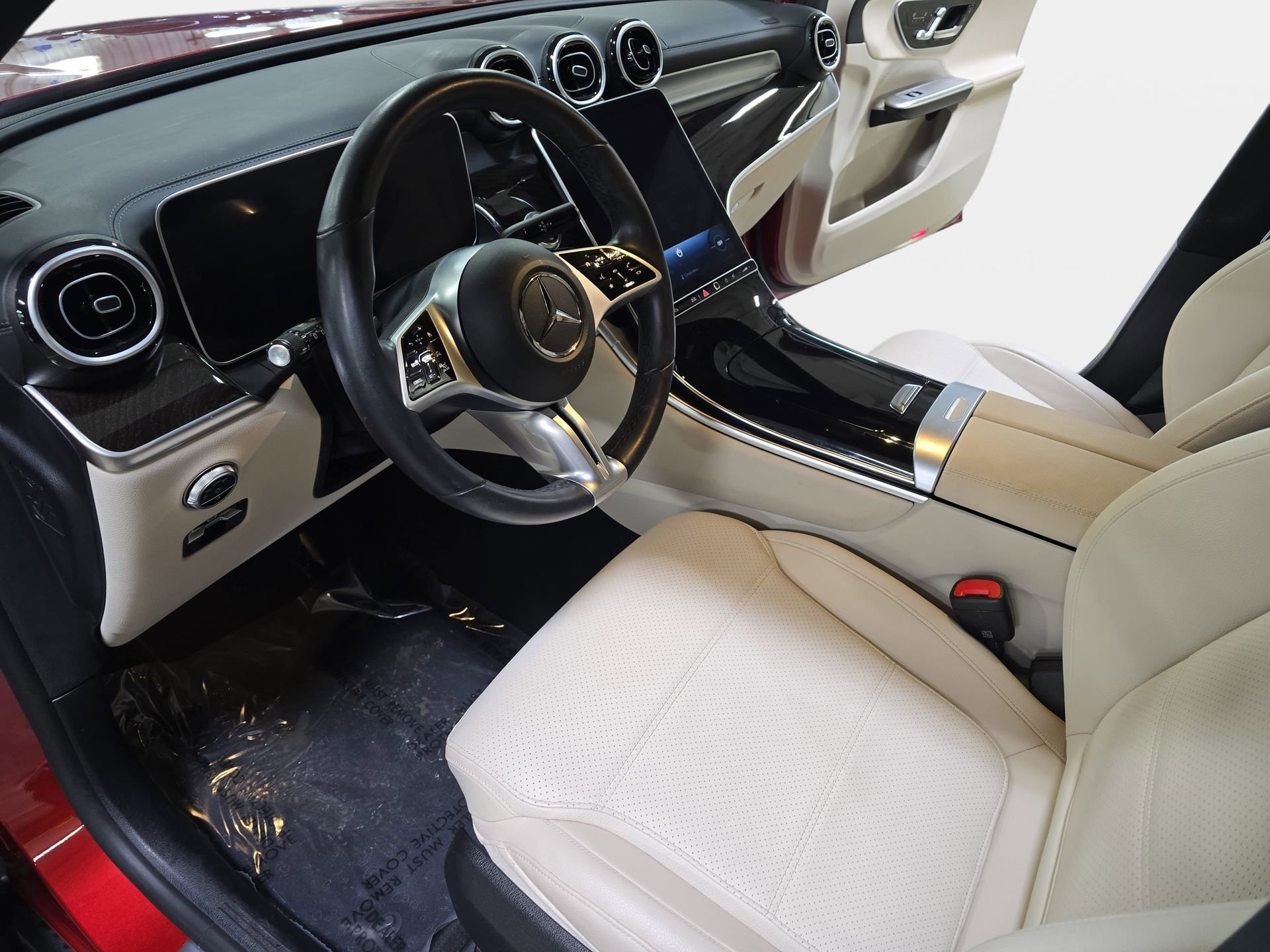 Used 2023 Mercedes-Benz GLC 300 4MATIC image 16